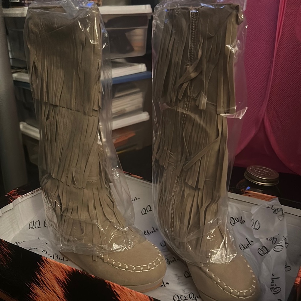 QQ Girls boots